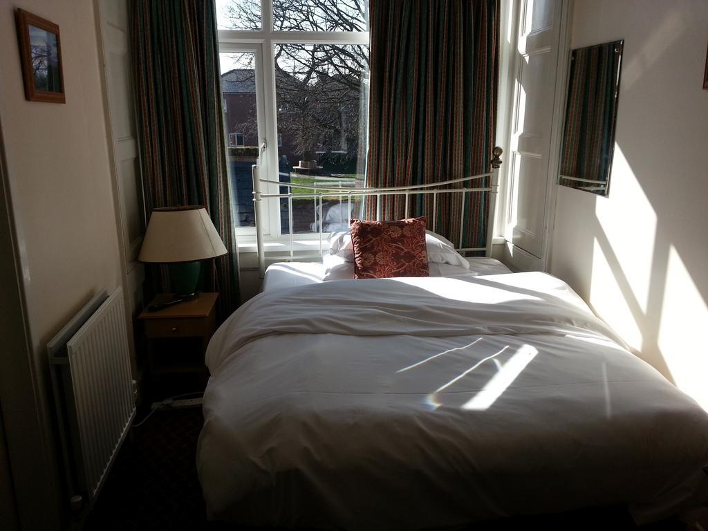 Cadogan Hotel Newmarket  Exterior foto